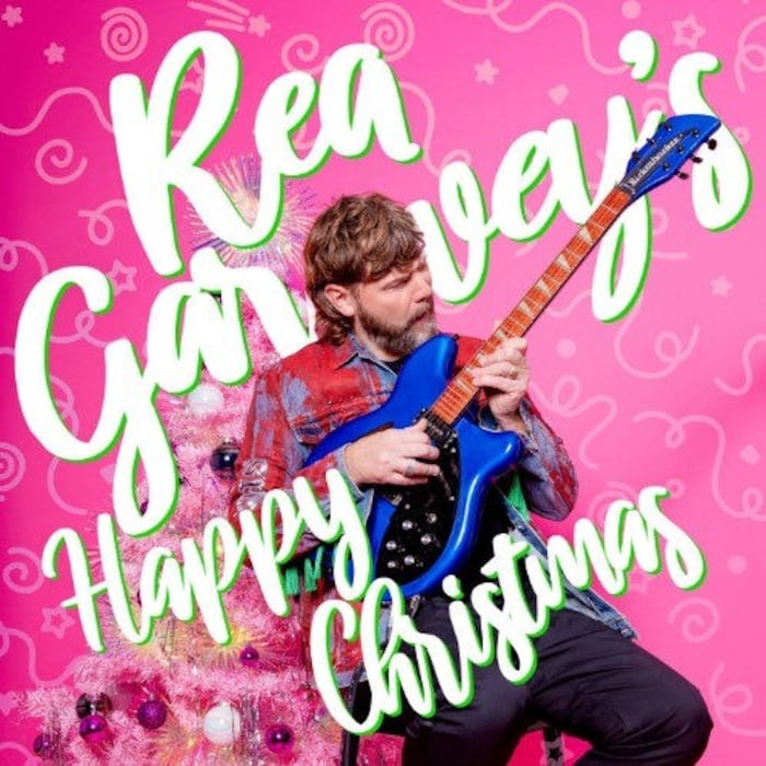 Rea Garvey: Der irische Superstar setzt auf eine weihnachtliche Rocknummer.