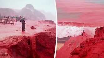 Heftiger Regen verwandelte Hormus‘ Küstenlinie in eine leuchtend rote Landschaft.