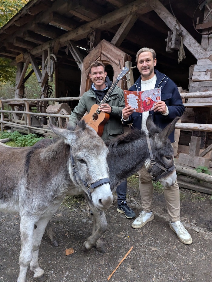 Matthias „Matakustix“ Ortner wird mit Leseonkel Christian aus ihrem Buch „Von einem, der auszog, ...