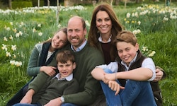 Inniger Familienmoment: William und Kate kuscheln mit George, Charlotte und Louis auf einer ...