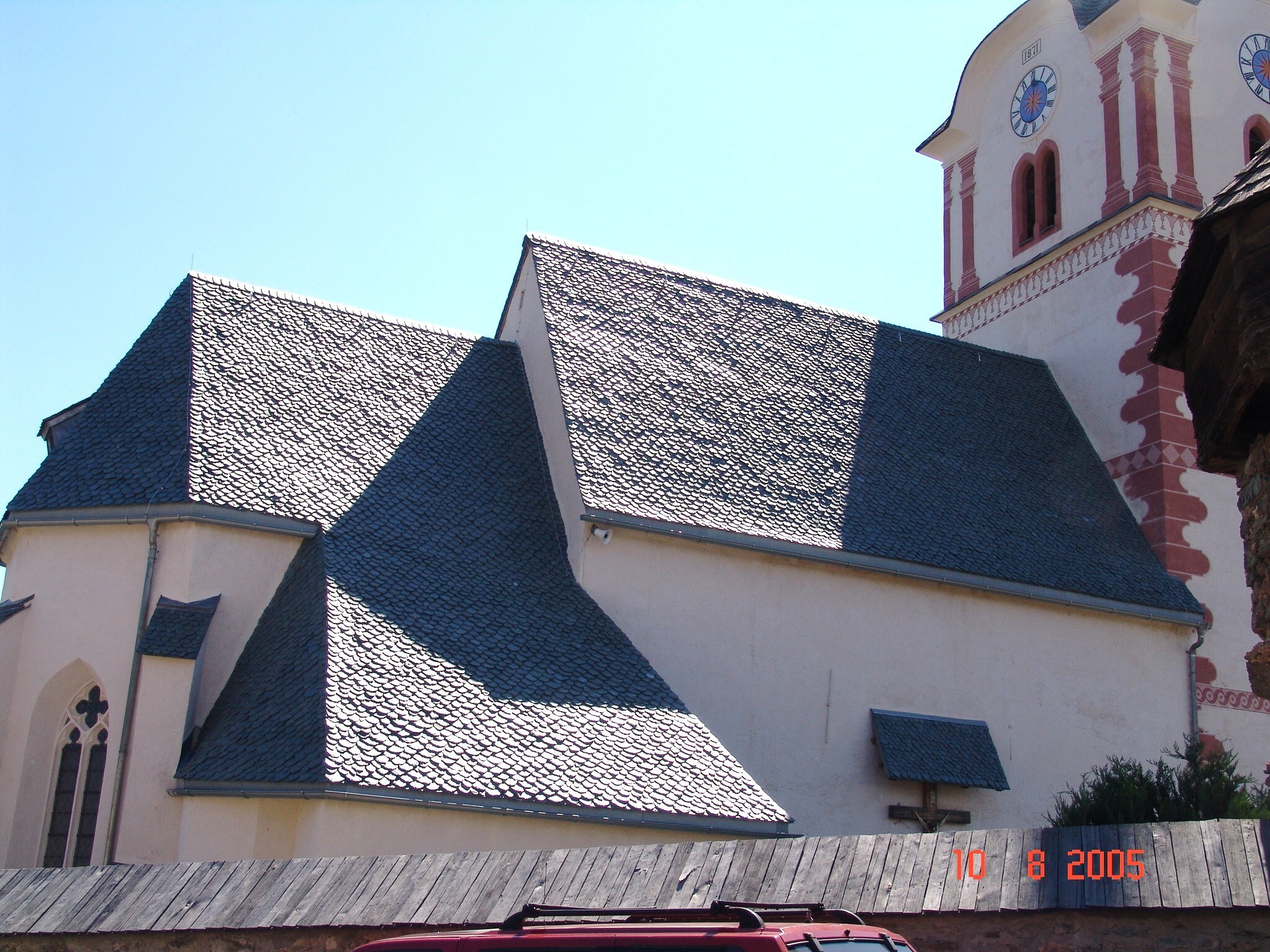 Steinplattln auf der Georgskirche in Zammelsberg.