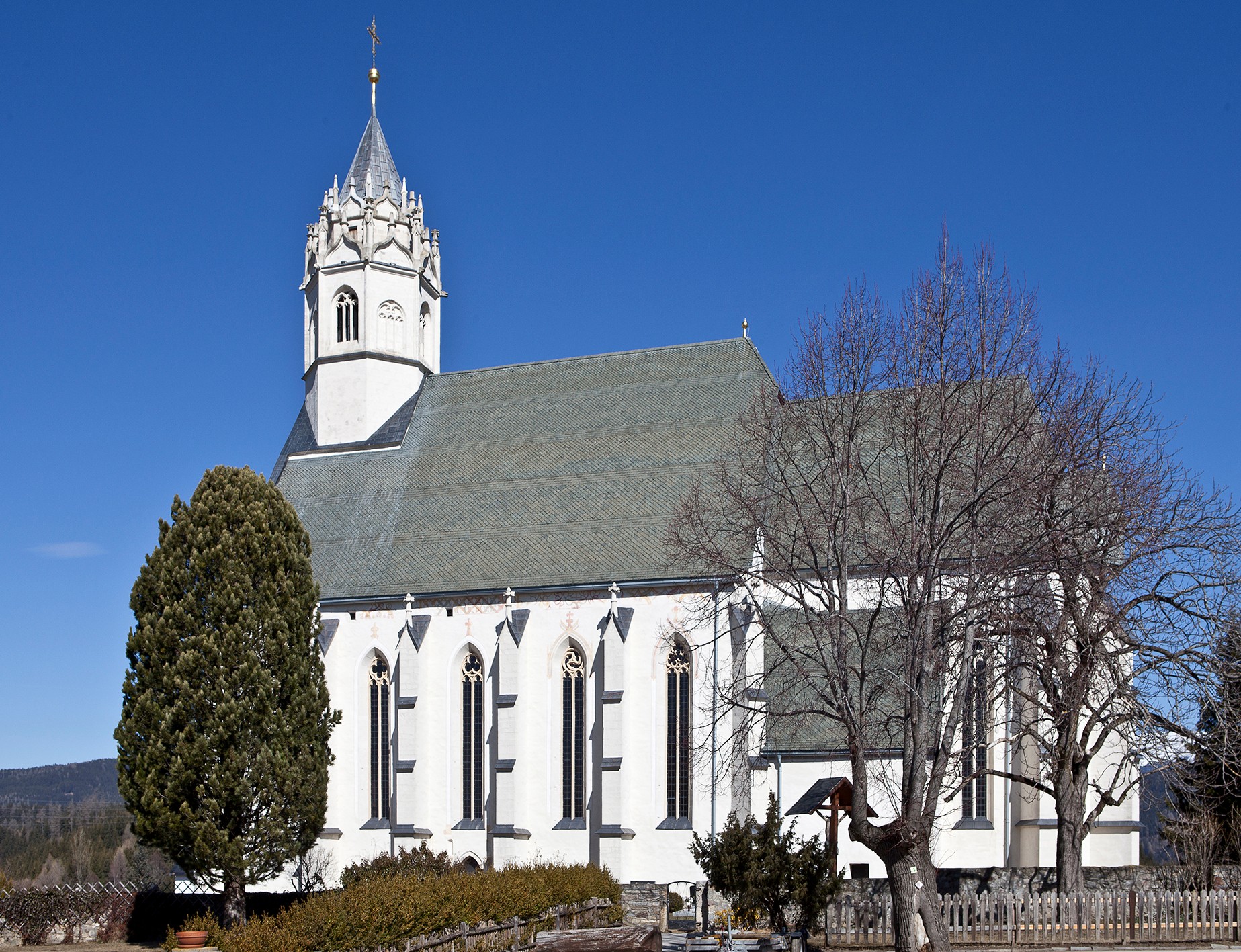 Die Kirche in Waitschach mit neuem Dach.