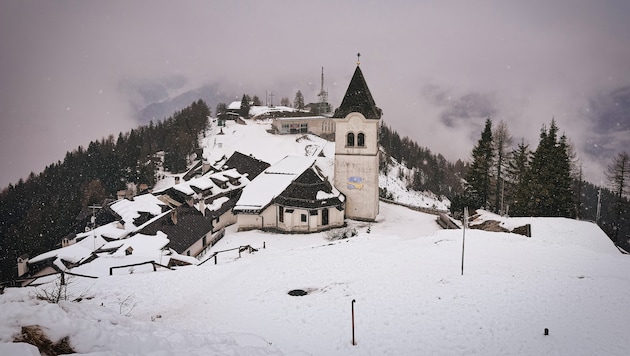 Der beliebte Wallfahrtsberg hoch über Tarvis ist bereit für die vierte Adventwanderung.