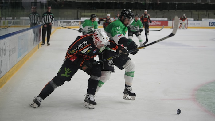 Die 99ers um Michi Schiechl (li.) konnten sich gegen Laibach knapp nicht durchsetzen.