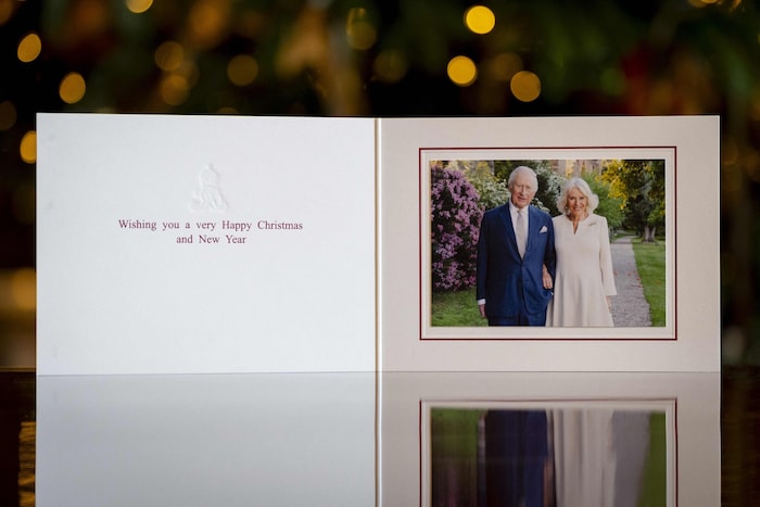 Charles und Camilla verschickten Weihnachtsgrüße mit einem Foto ihres Hochzeitstags.