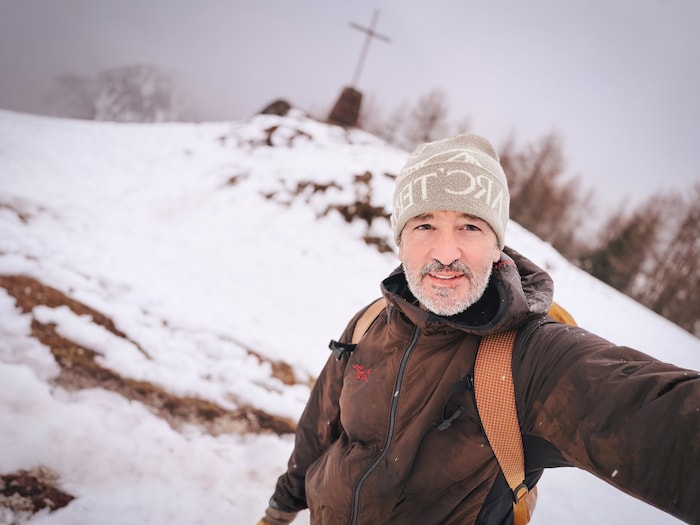Hannes Wallner von der „Krone“ beim Check des Büßerwegs zum Gipfelkreuz.
