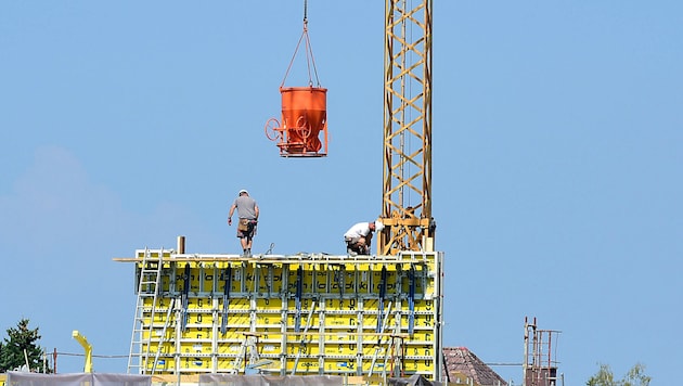 „Keinen stürmischen Aufwind“, aber ein Wachstum leicht über dem Durchschnitt der Eurozone ...