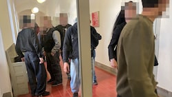 Die beiden Angeklagten wurden von einem regelrechten „Fanclub“ begleitet.