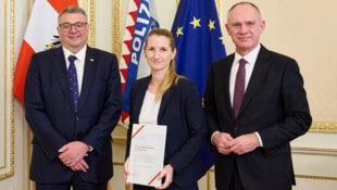 Von links: Staatsschutz-Staatssekretär Jörg Leichtfried (SPÖ), DSN-Direktorin Sylvia Mayer und ...