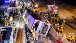 Großeinsatz nach dem schweren Reisebus-Unfall auf der A1 bei Thalgau im Mai 2024.