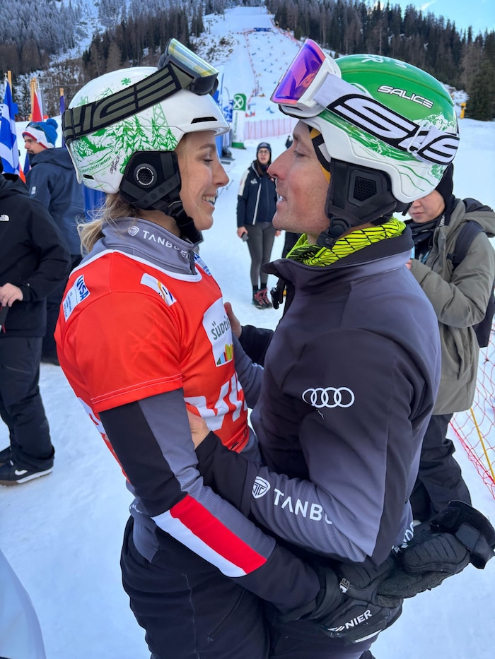 Sabine Payer mit Gatte Alex nach ihrem Weltcupsieg in Carezza.