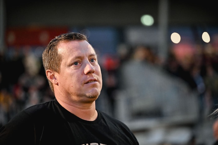 Golger resigns from his position in Wels.