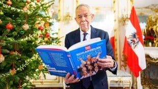 Der Präsident und die „Krone“-Schlagzeilen: Van der Bellen gibt sich nach dem erneuten ...