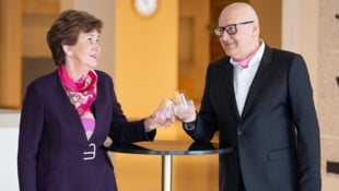 Ex-Festspielchefin Helga Rabl-Stadler mit bwt-Chef Andreas Weißenbacher. Nach dem Ausscheiden ...