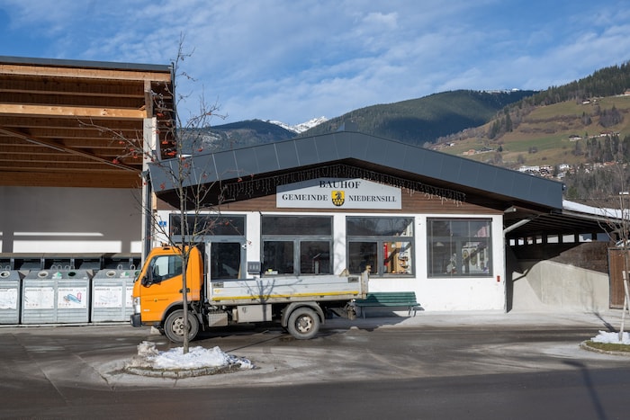 Auf den Bauhof soll 2026 das kommen, was die Volksschule schon hat: Eine PV-Anlage – eines der ...