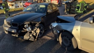 Beide Lenker zogen sich durch den Unfall Verletzungen zu.