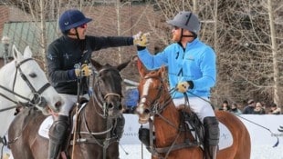 Prinz Harry mit seinem Kumpel Nacho Figueras beim Schnee-Polo in Aspen