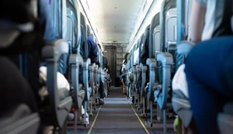 In der Kabine des Flugzeugs soll sich ein übler Geruch ausgebreitet haben. (Symbolbild)