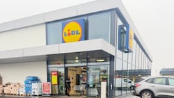 Der Mann bedrohte die Kassierin im Supermarkt „Lidl“ mit einer Faustfeuerwaffe.