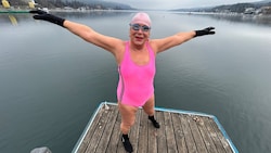 Ingrid Bein schwimmt im Winter fast täglich im Wörthersee.