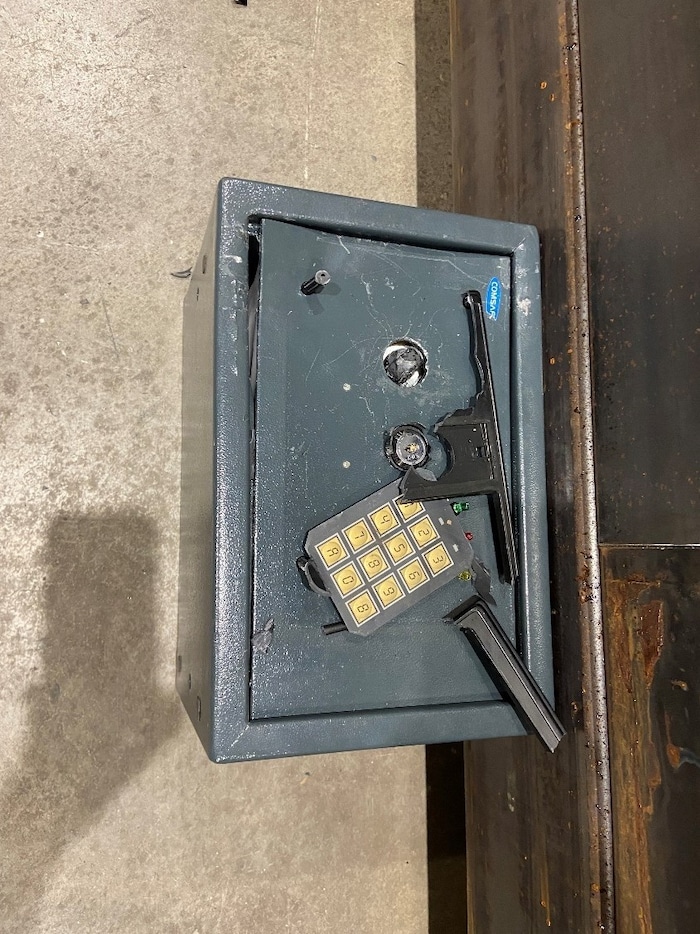 Vorwiegend nahm der Mann Firmen- und Bürogebäude ins Visier. Der Wert der Beute wird mit rund ...