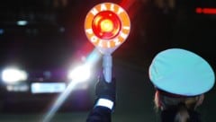 So schnell konnte der Raser garnicht fahren, so schnell war der Führerschein gezwickt.