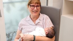 Martina Stadlbauer engagiert sich ehrenamtlich für Babys.