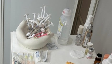 Illegale Schönheitskliniken bieten Behandlungen ohne qualifiziertes Personal an. Die Gruppe ...