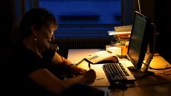 So sieht Telefonseelsorge aus : eine helle Insel in der Nacht.