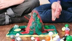 Der Bursche wollte das Experiment offenbar laut TikTok-Anleitung durchführen – es ging schief. ...