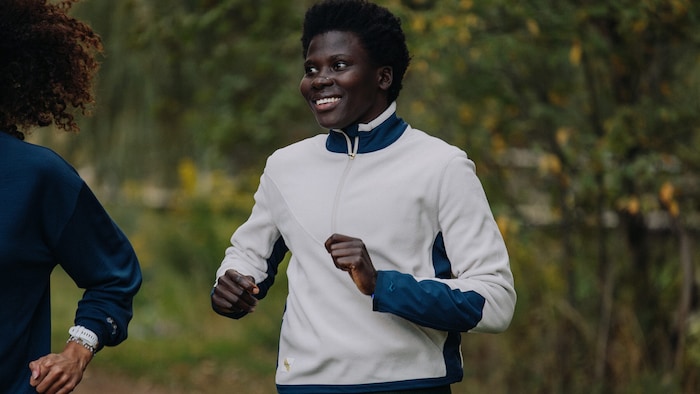 Das Franklin Fleece gibt es in mehreren Farben und für Läuferinnen und Läufer.