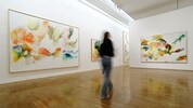 Ansicht der Wolfgang-Hollegha-Ausstellung in der Neuen Galerie Graz