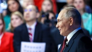 Russlands Präsident Wladimir Putin hat am Freitag wieder zu seiner jährlichen Pressekonferenz ...