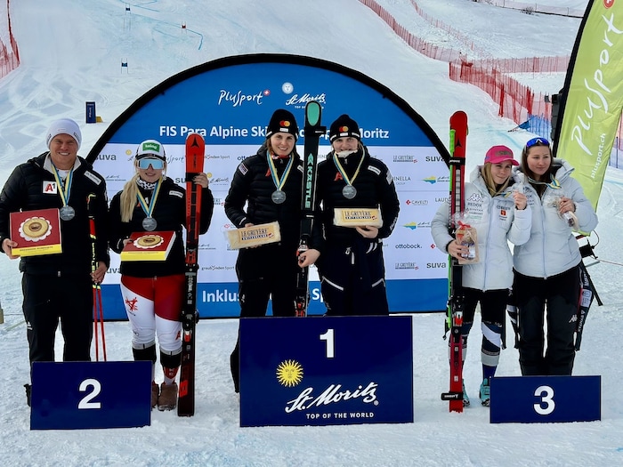Veronika Aigner und Guide Elisabeth (Mitte) erhielten für den Sieg einen „Le Gruyere“-Käse. ...