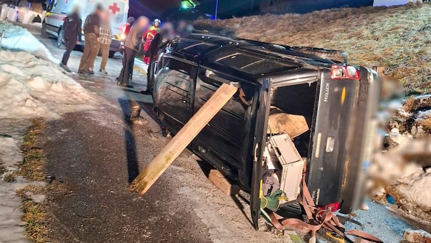 In Namlos stürzte der Wagen eines stark betrunkenen 40-Jährigen über einen Abhang und blieb auf ...