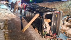 In Namlos stürzte der Wagen eines stark betrunkenen 40-Jährigen über einen Abhang und blieb auf ...