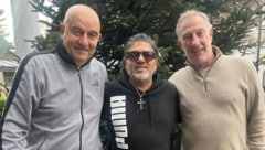 Maradona-Double Abi Atici mit Stani Tschertschessow (li.) und Stephan Marasek (re.).