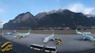 Schon in der Früh herrschte am Innsbrucker Flughafen reger Betrieb.