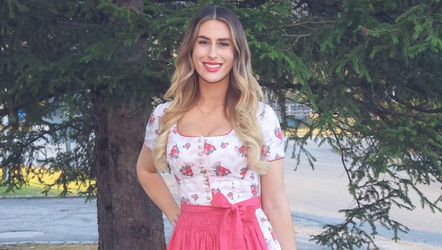 Anja Bavaria kommt mit Boarischen Party-Pop und Dirndl ins Design Center.