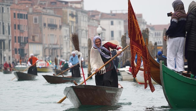 In Italien kommt um die Weihnachtszeit die Hexe Befana – in Venedig aber auf ungewöhnliche Art ...