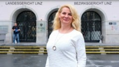 Monika Ring vor dem Landesgericht Linz