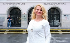Monika Ring vor dem Landesgericht Linz