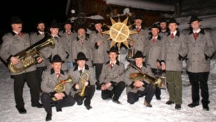 Heiligenbluter Sternsinger In Heiligenblut ziehen Sternsinger-Rotten seit dem 16. Jahrhundert in der Nacht auf 6. Jänner ...