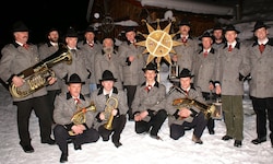 In Heiligenblut ziehen Sternsinger-Rotten seit dem 16. Jahrhundert in der Nacht auf 6. Jänner ...