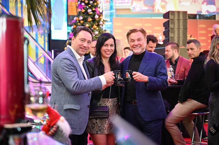 Manfred Haimbuchner mit Frau Annette und Ernst Kirchmayr.