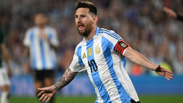 Lionel Messi und seine Kameraden auf dem Grünen Rasen werden mit dem Wirbel im ...