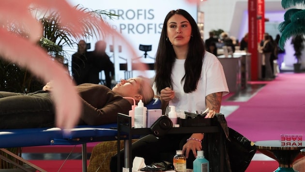 Michelle Siriniqi führt das Unternehmen MS Professional Beauty/Purple Dreams Cosmetics.