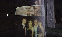 Das Bild von Donald Trump, seiner Ehefrau Melania, dem Sexualstraftäter Jeffrey Epstein und ...