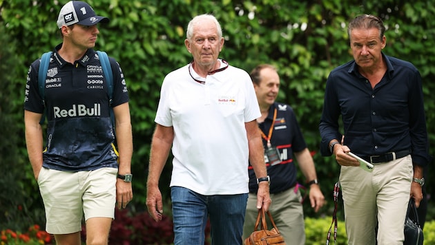 Max Verstappen, Helmut Marko, der Red Bull den Rücken kehrt, und Raymond Vermeulen (von li. nach ...