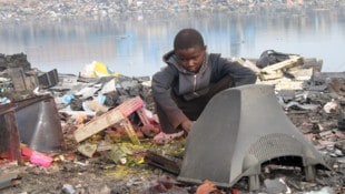 Vieles, was bei uns billigst verkauft wird, wird von den Ärmsten der Armen unter widrigsten ...